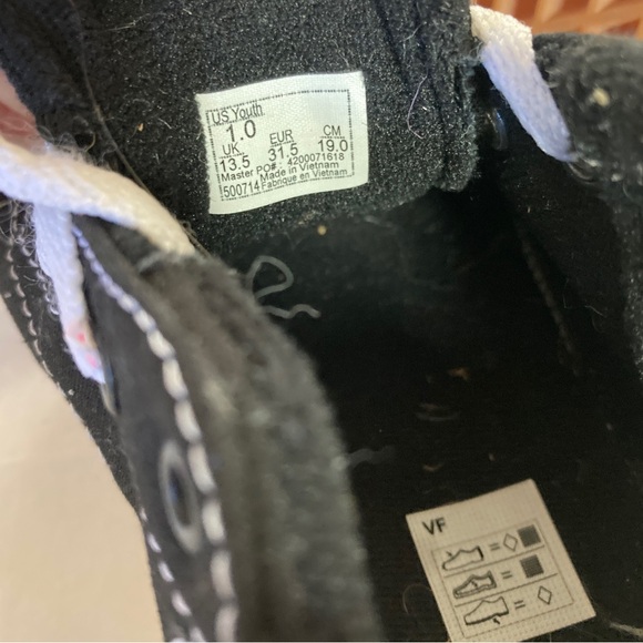 Kids black and white VANS sneakers size 1 - Picture 4 of 5
